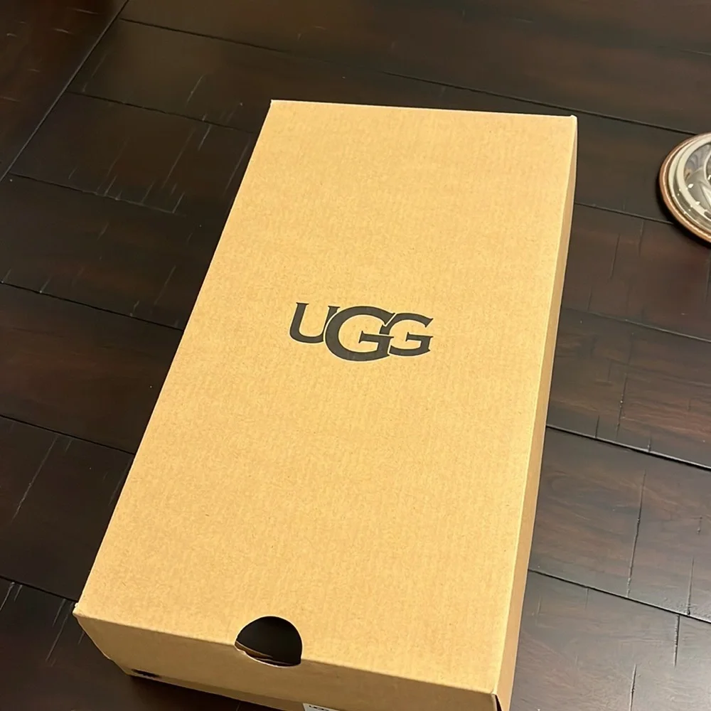 Ugg Australia Oh Yeah Sandals Slides Shoes black new Women’s size 7